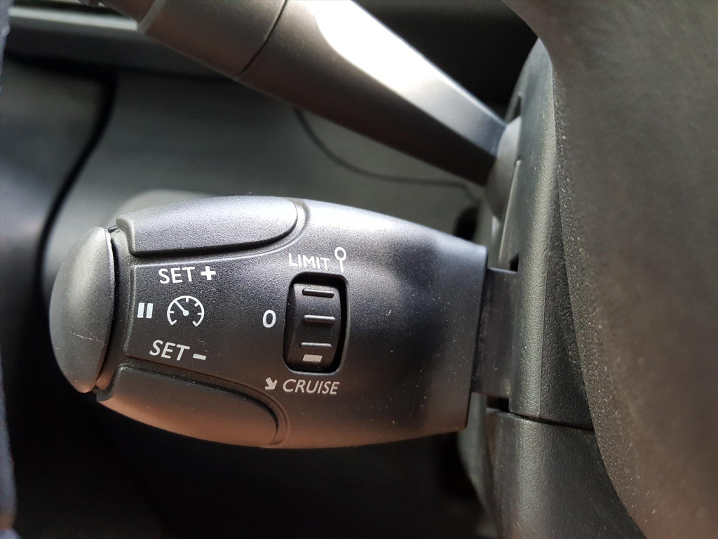 Peugeot Partner premium 1.5 bluehdi 100pk 650kg pack look | trekhaak | navi