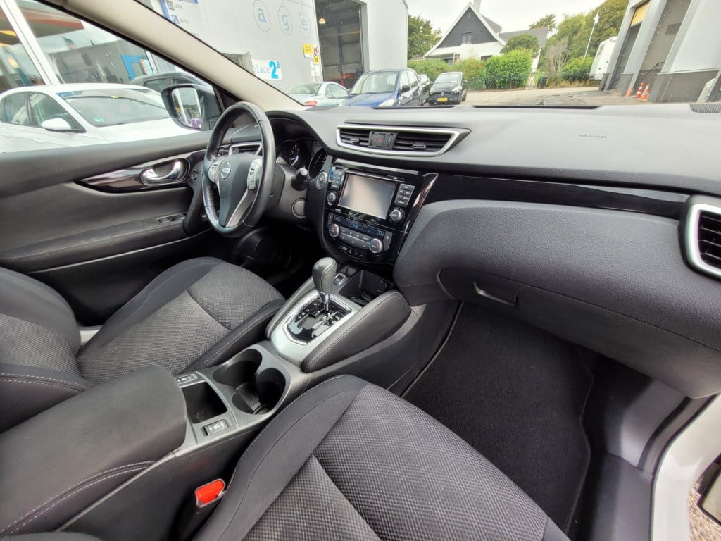 Nissan Qashqai 1.2 n-vision automaat panoramadak 360 camera navi
