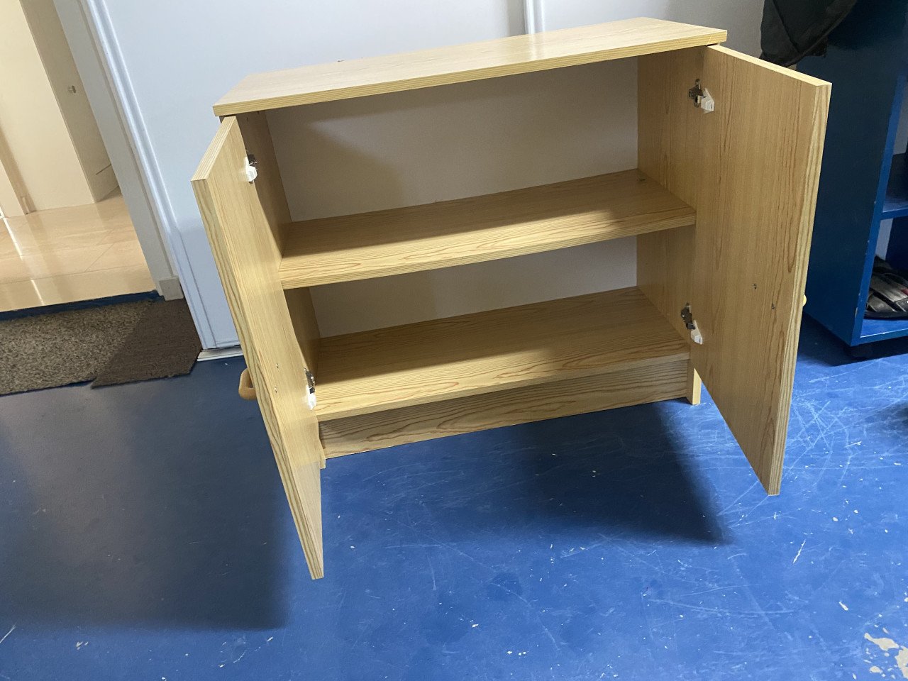 Gratis Leuk bureau en tweede kastjes