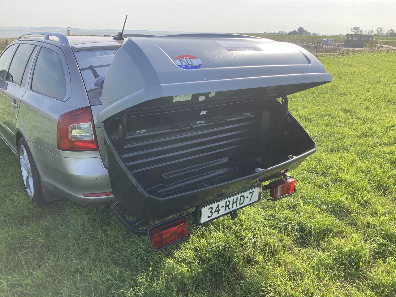 Trekhaakkoffer huren? Dakkoffer Verhuur Zeeland