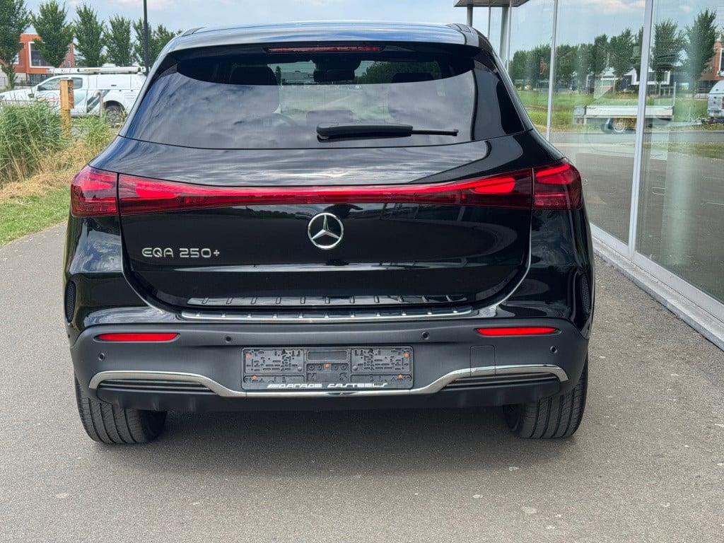 Mercedes-Benz Eqa 250+ amg line 71 kwh advanced automaat ,apple-carplay