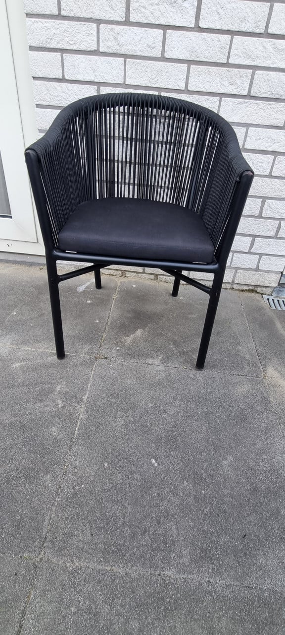 Leuke zwarte tuinstoel