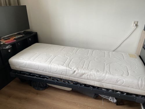 Bed 90x220