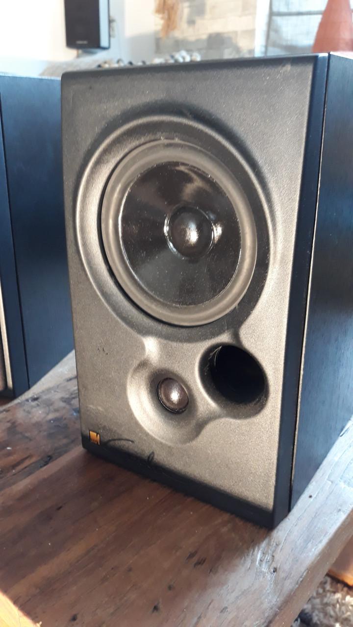 Speakers KEF