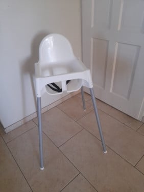 Ikea kinderstoel (in goede nette staat )