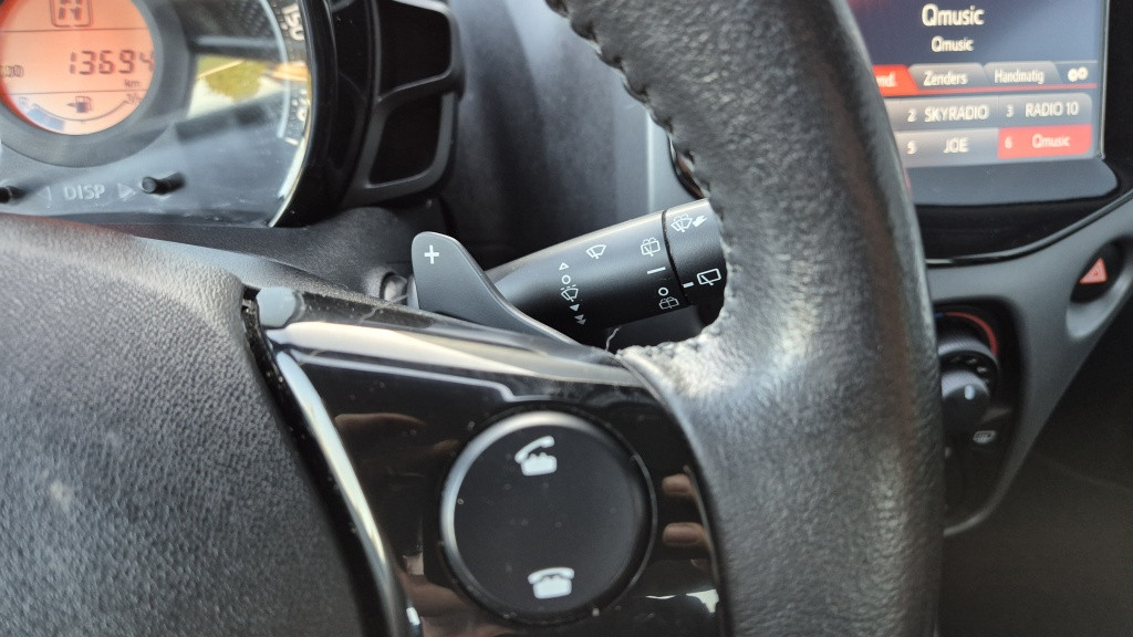 Toyota Aygo 1.0 vvt-i x-cite*automaat*airco*camera*apple-carplay*android*