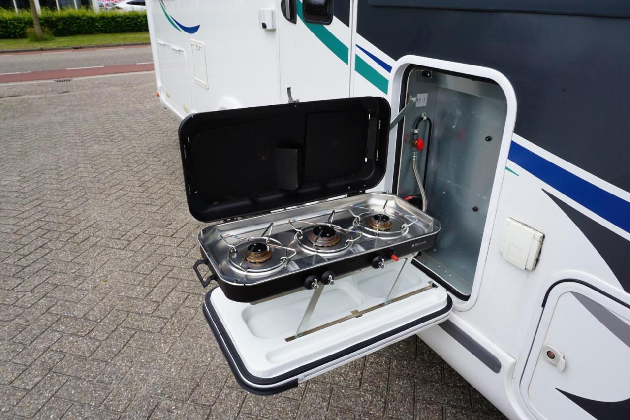 Chausson Sweet Cosy Face to Face indeling 2013 met lage km stand