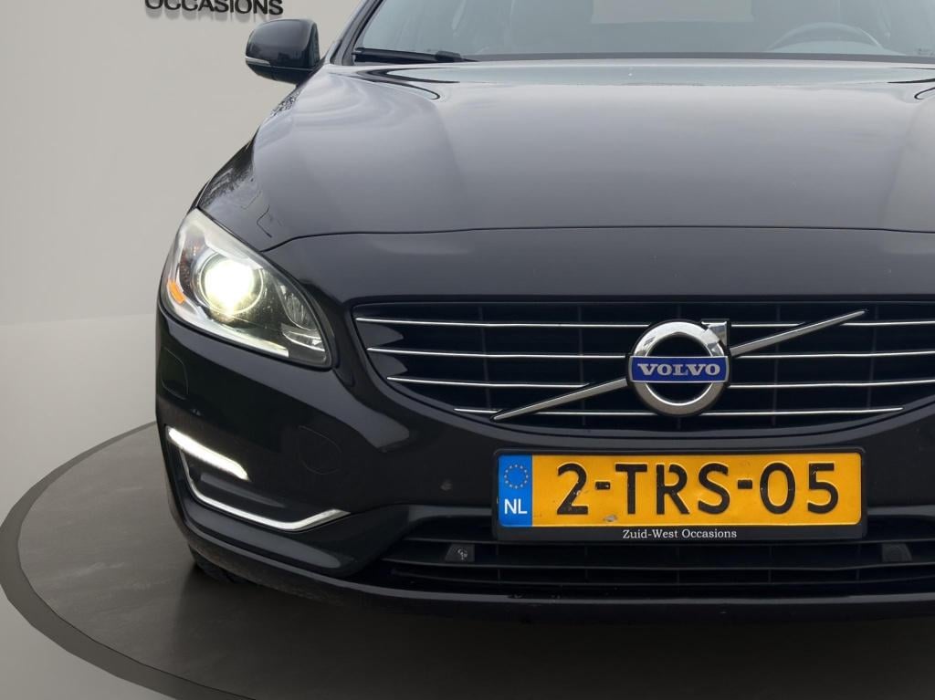Volvo V60 2.4 d6 awd plug-in hybrid summum leer dakraam