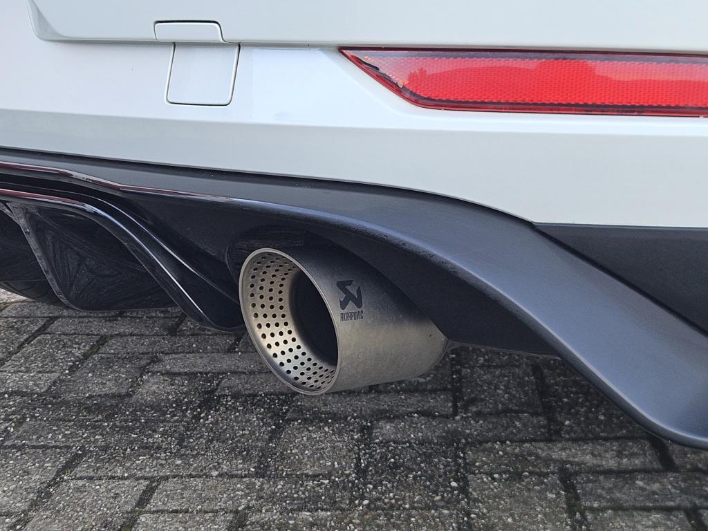 Volkswagen Golf 2.0 tsi gti tcr | akrapovic | pano | acc | rijklaar inclusi