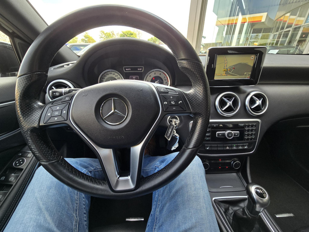 Mercedes-Benz A-Klasse 180 ambition urban-pakket slechts 83.000 km!!