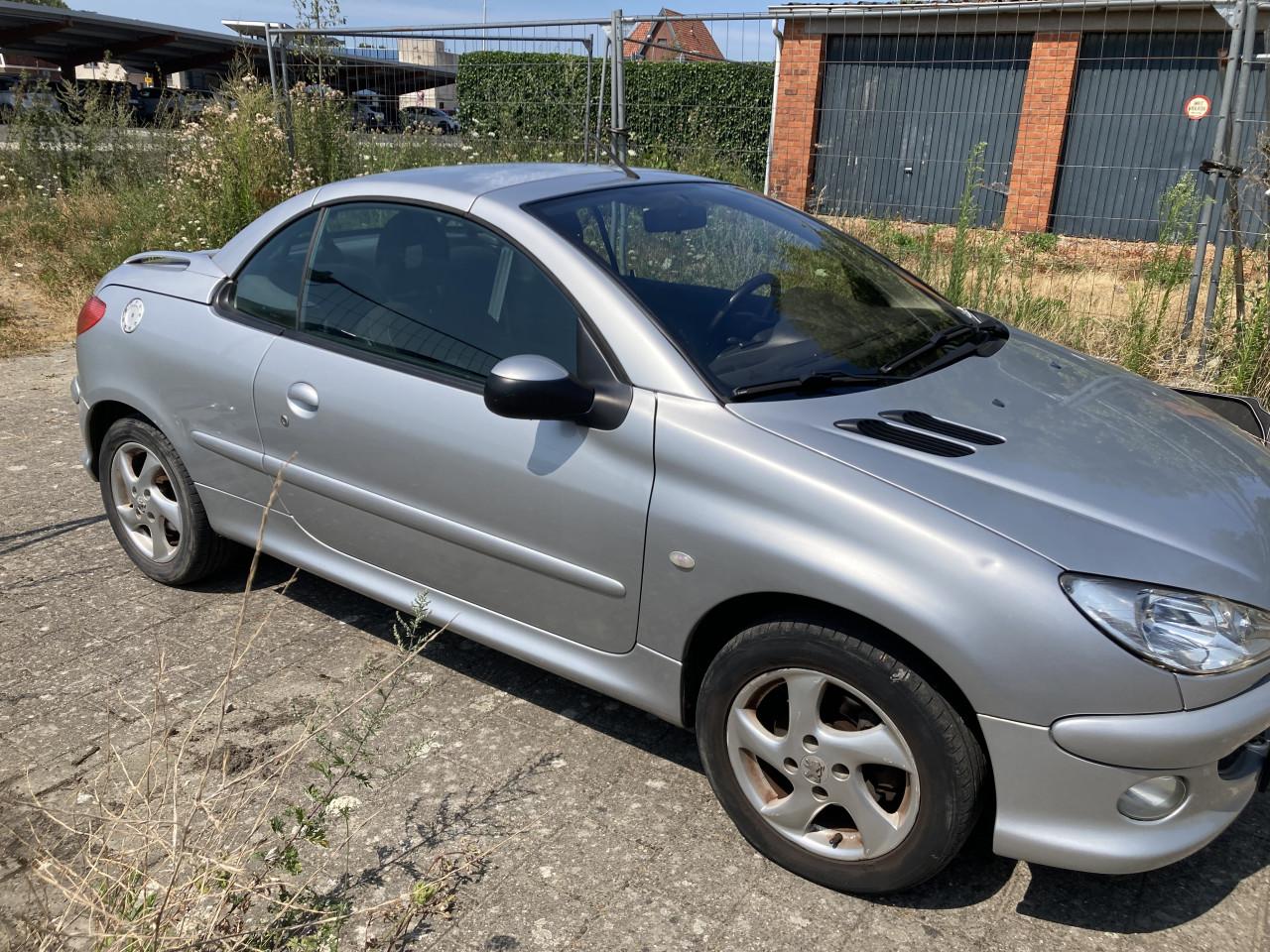 Peugeot 206cc cabrio 5bak airco 166000km APK 02/2027