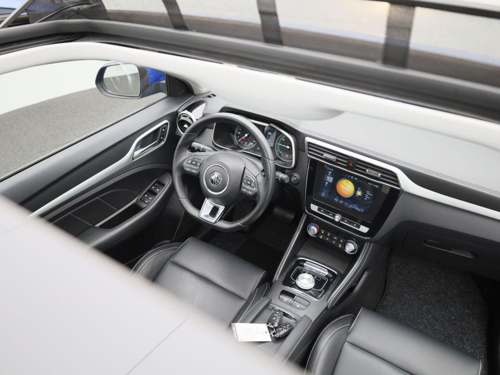 MG Zs-ev luxury 45 kwh | automaat | panoramadak | lederen bekleding | achte