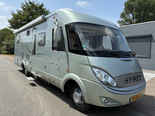 Hymer S840 Mercedes Automaat 58.000 km. Levelsysteem Queensbed + Hefbed