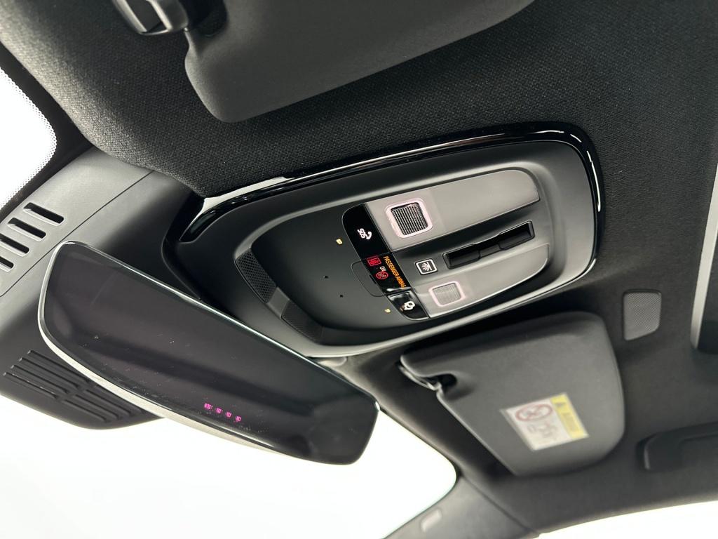 Volvo XC40 b4 plus black edition