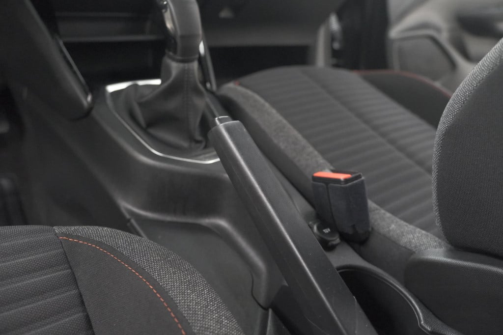 Peugeot 208 puretech 75 active | apple carplay | cruise control | airco