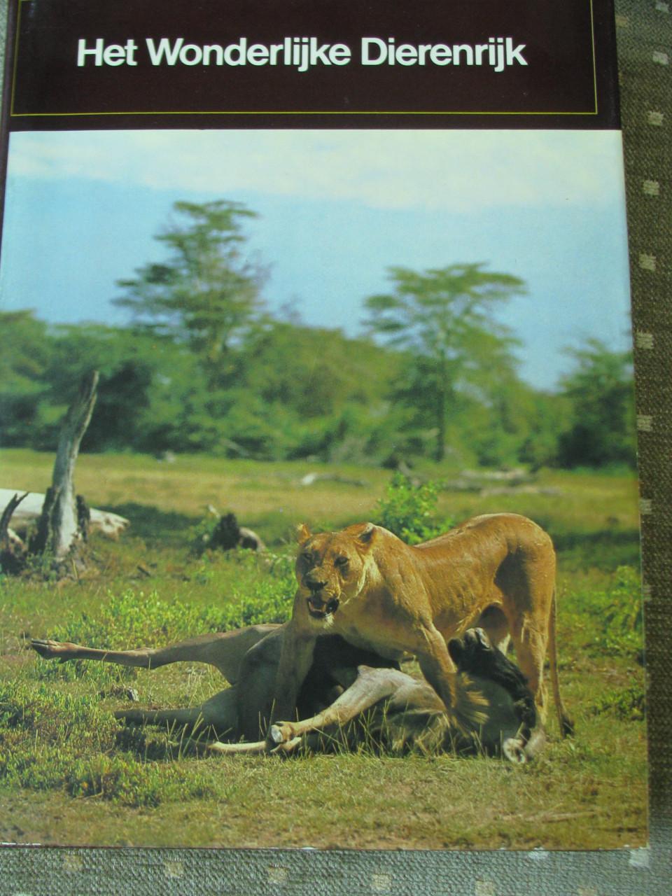 Boek Het Wonderlijke dierenrijk.