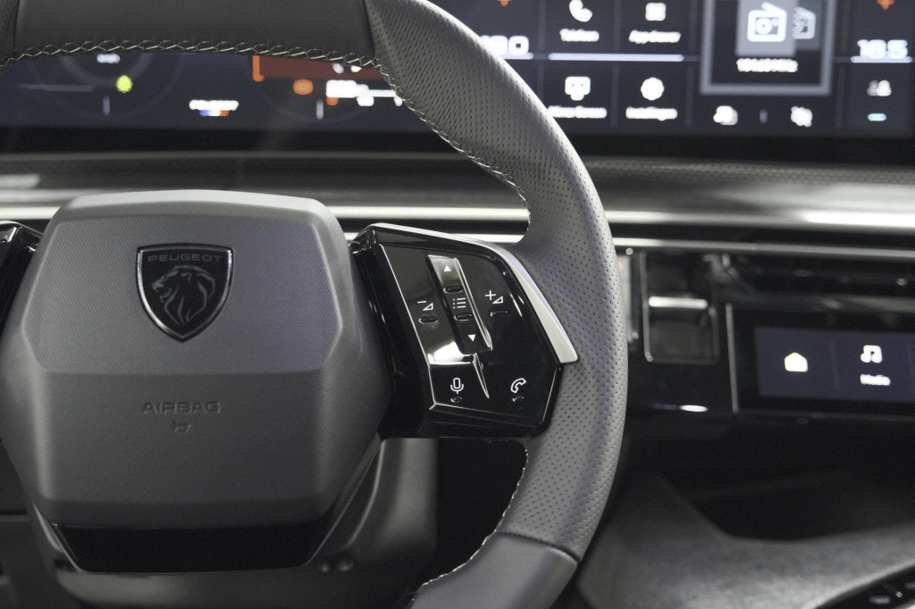 Peugeot 5008 hybrid 145 e-dcs6 gt | panoramadak | camera | elektrische acht