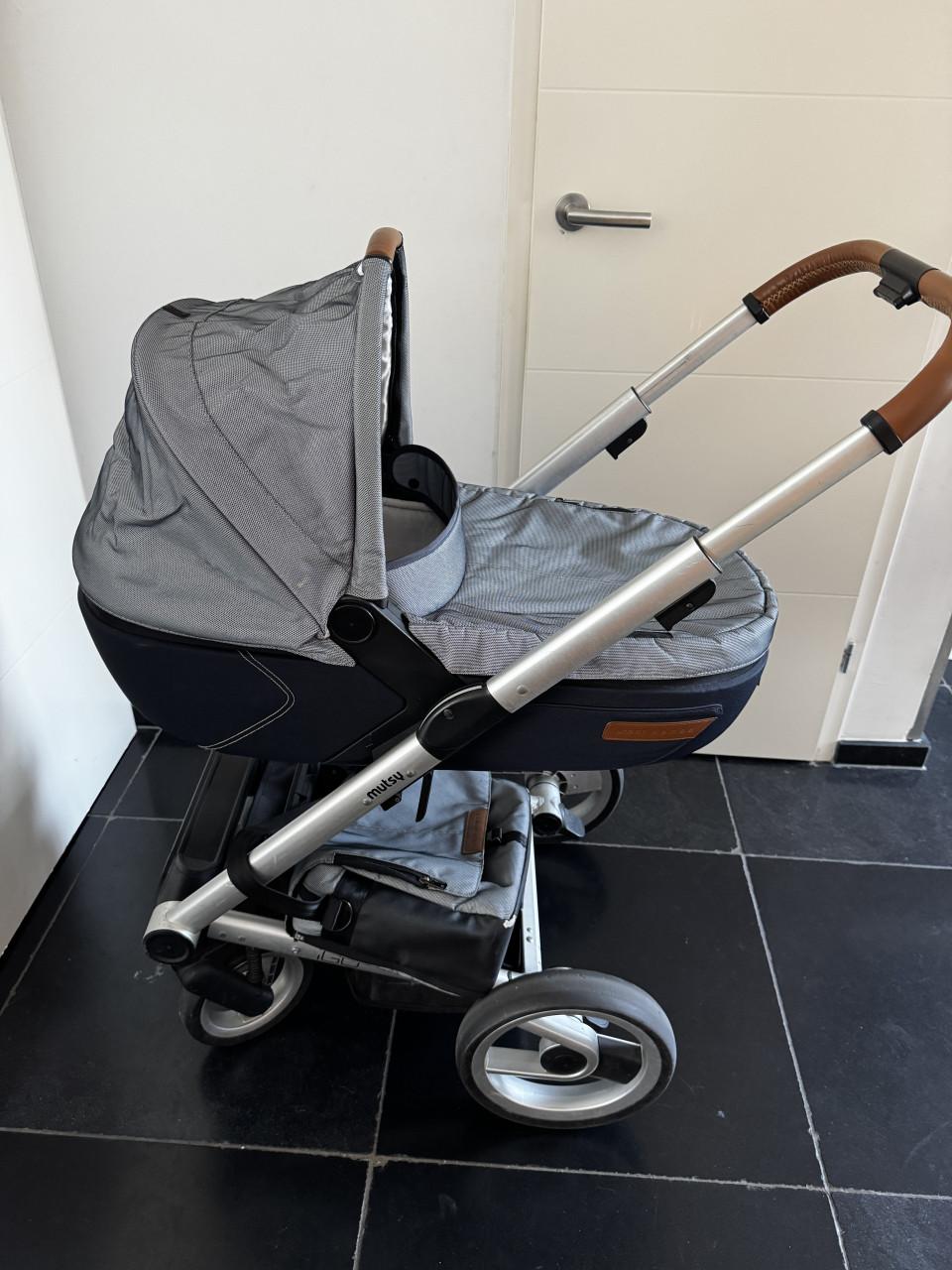 Zeer complete wandel- tevens kinderwagen