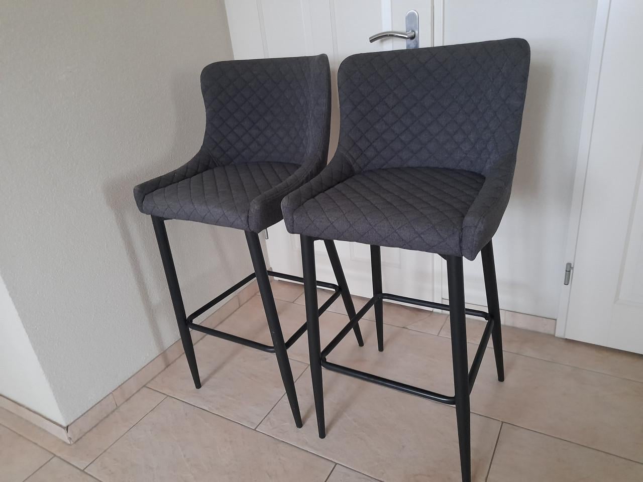 2 mooie barkrukken ( in goede nette staat )
