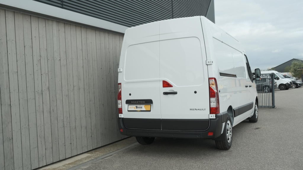 Renault Master t33 2.3 dci 135 l2h2 comfort | direct leverbaar | navigatie 