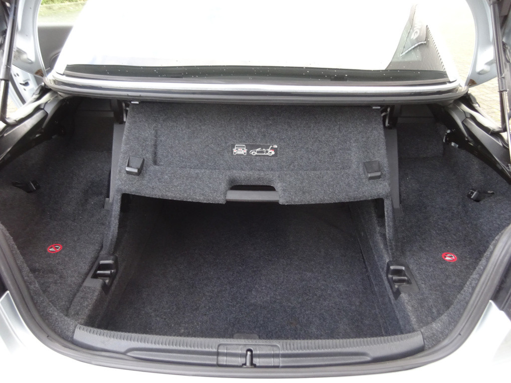 Volkswagen Eos 2.0-16v fsi climate control / stoelverwarming / cruise contr