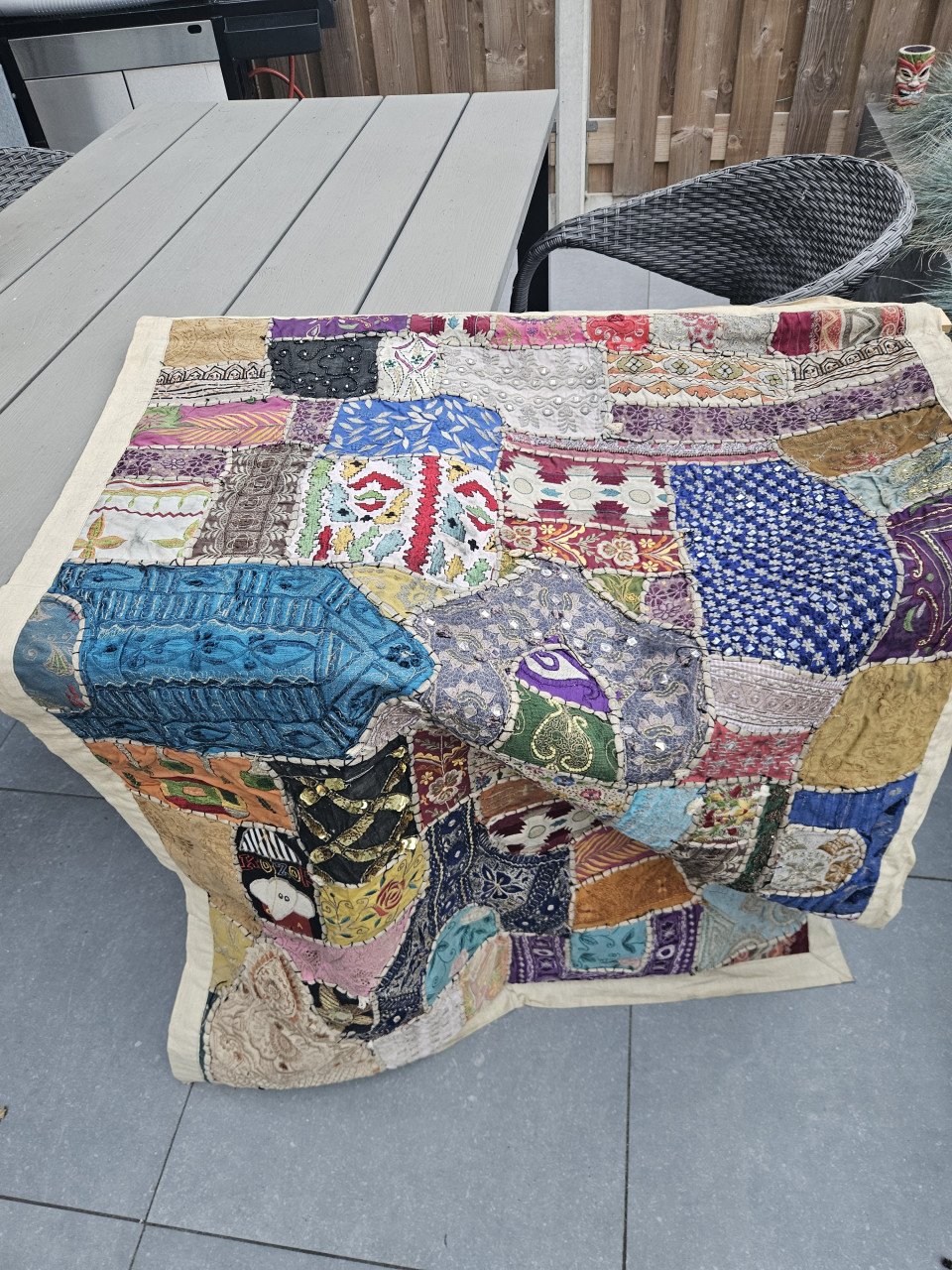 Prachtige heel grote wandtapijt/ patchwork doek jaren 70 India, handgemaakt