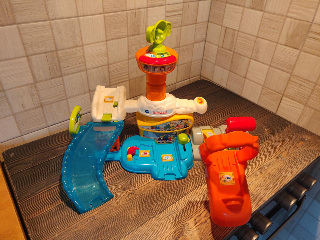 Vtech - Toettoetauto Luchthaven