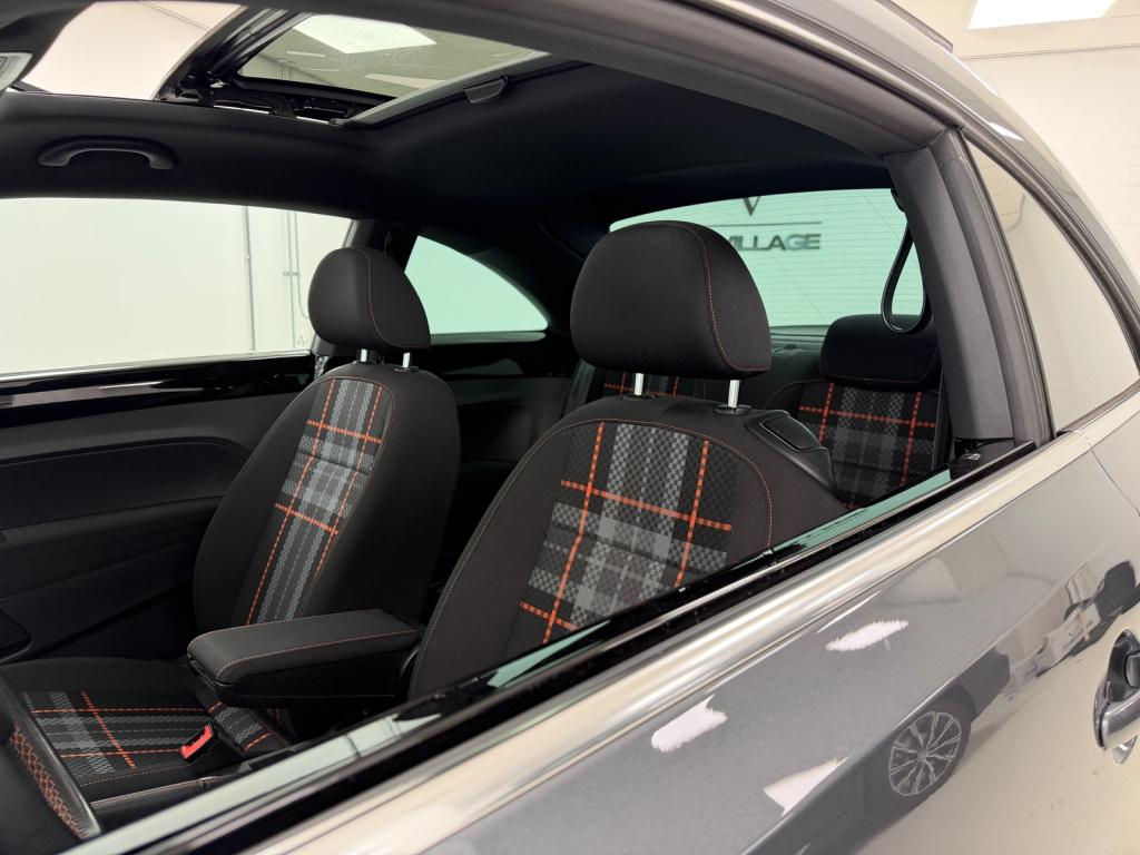 Volkswagen New Beetle 1.4 tsi r-line club | panoramadak | camera | bi-xenon