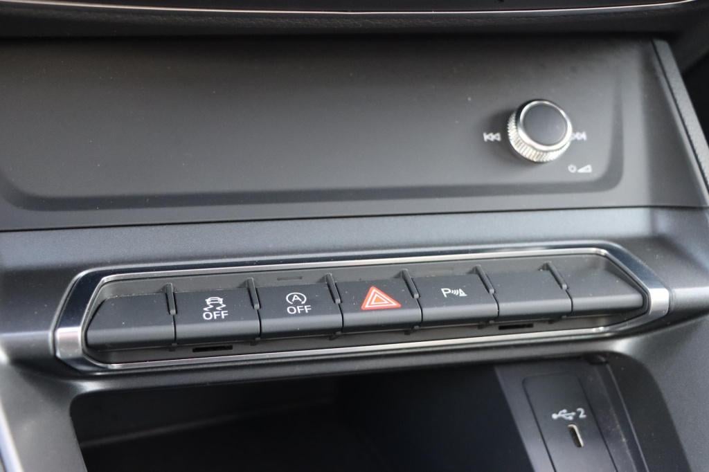 Audi Q3 35 tfsi s line 150pk s-tronic