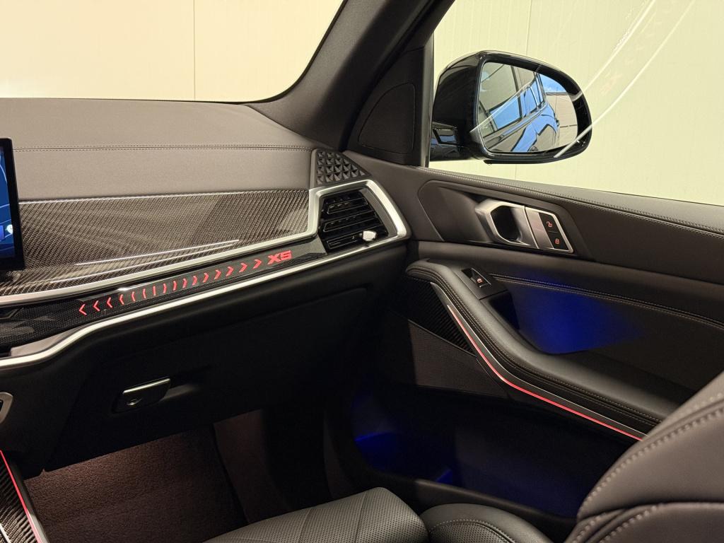 BMW X5 xdrive50e m-sport | carbon | pano | memory | stoelverwarming / verko