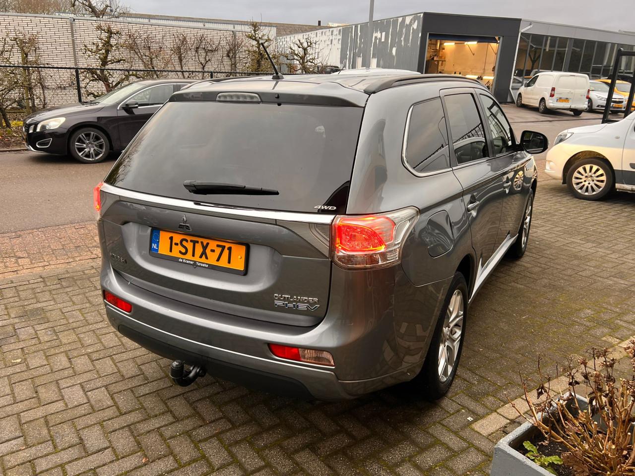Mitsubishi Outlander 2.0 PHEV Instyle