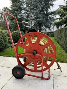 Tuinslang met haspel - gratis **gereserveerd **