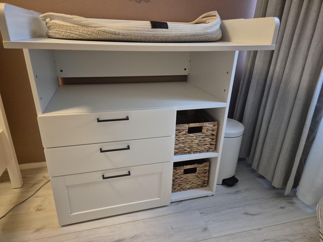 Commode ikea smastad