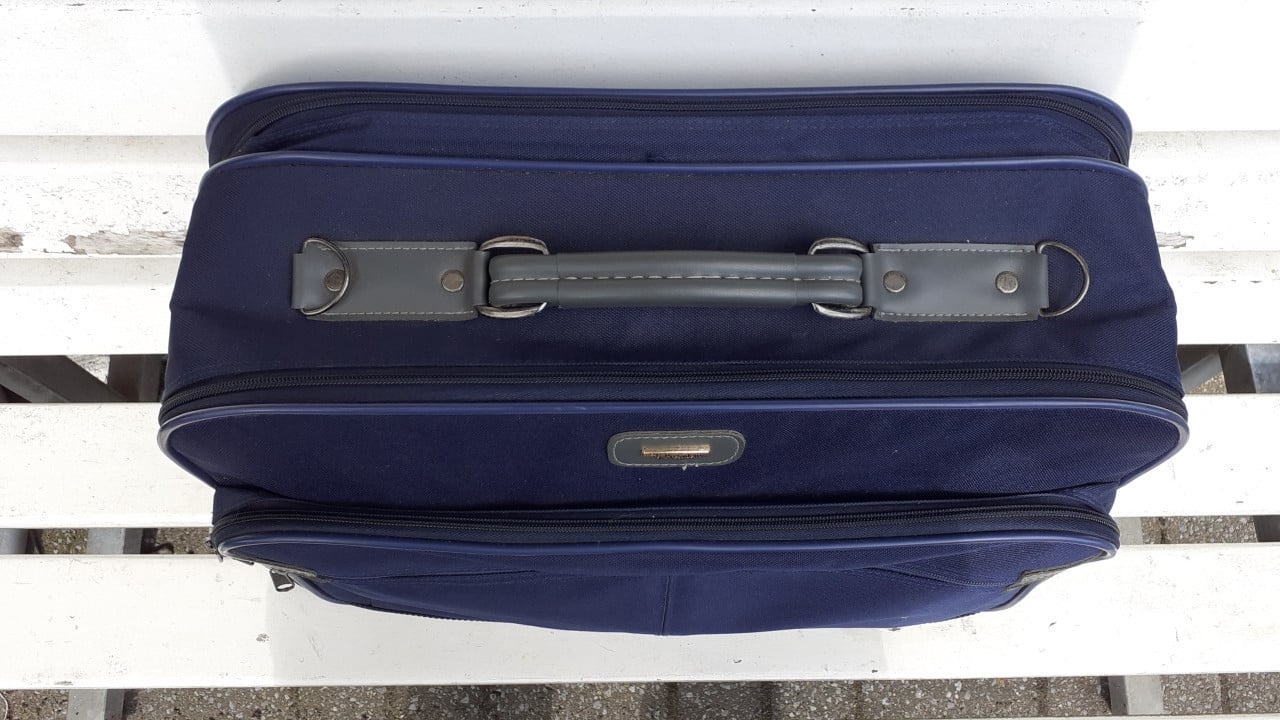 Koffer zachte , blauw met inhoud rugzak + tas + kleine tas