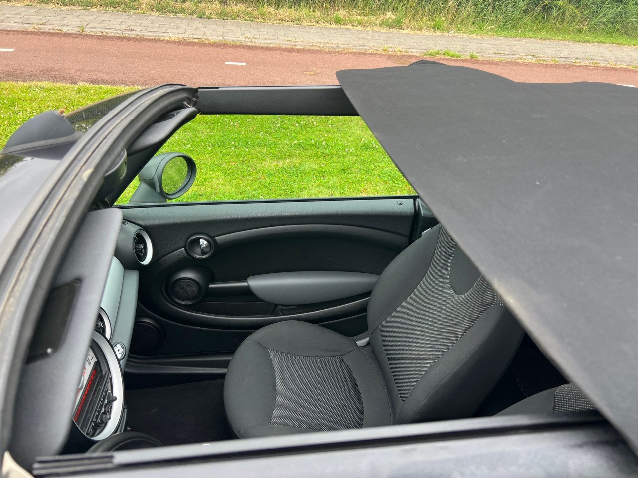 Prachtige Mini  Cabriolet uit 2012 met slechts 114.000 km