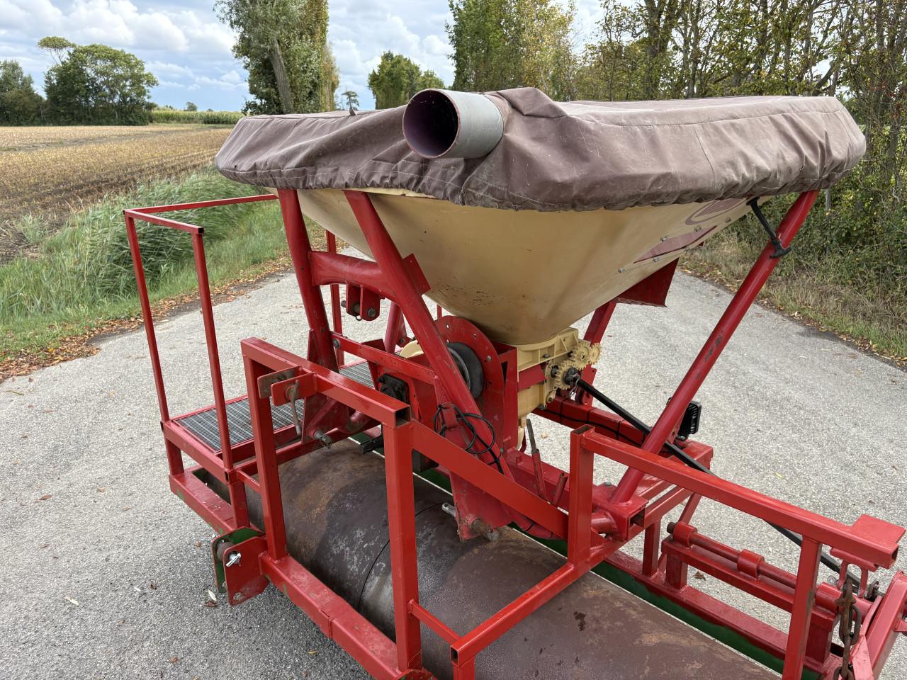Accord zaaitank met drukrol