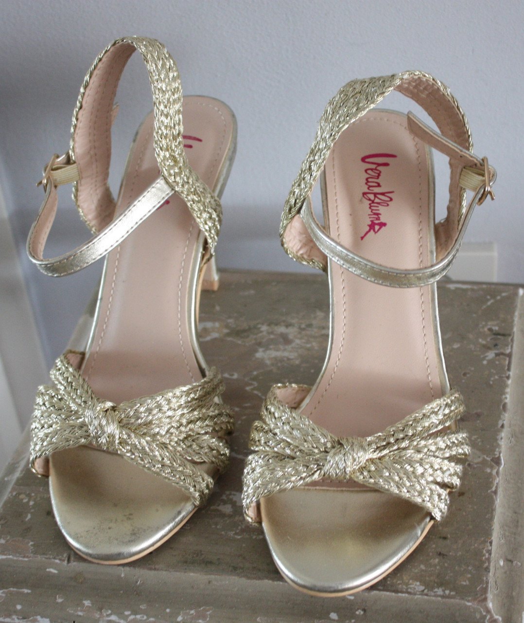 Goudklurige pumps  maat 38