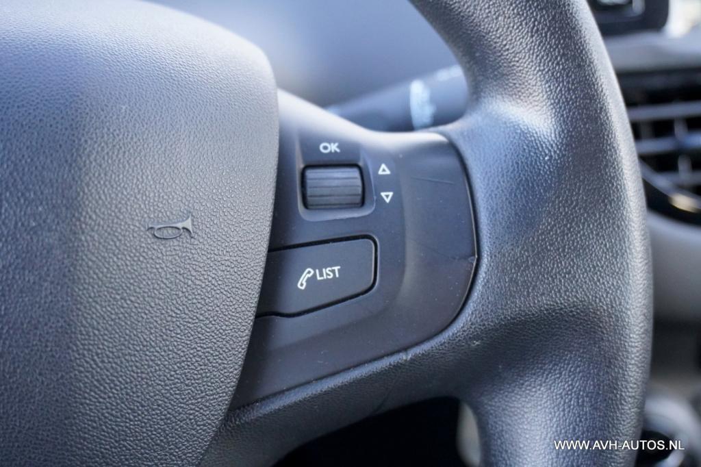 Peugeot 208 1.2 puretech blue lion