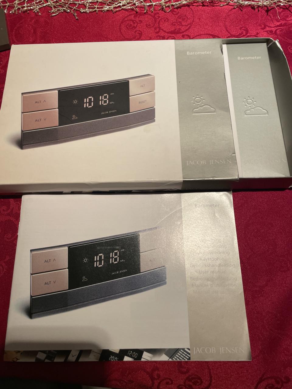 Jacob Jensen barometer en standaard