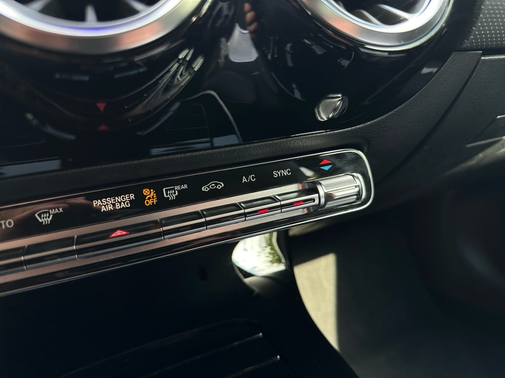 Mercedes-Benz A-Klasse 180 business solution amg // ambiance verlichting //