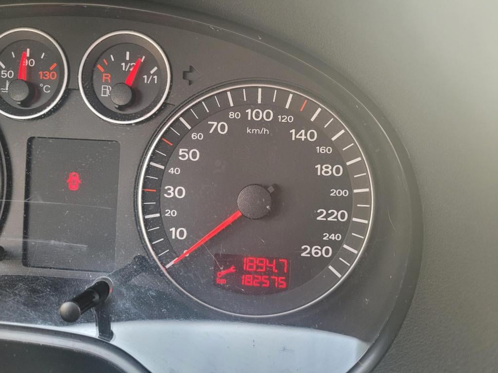 Audi A3 sportback 1.6 fsi attraction