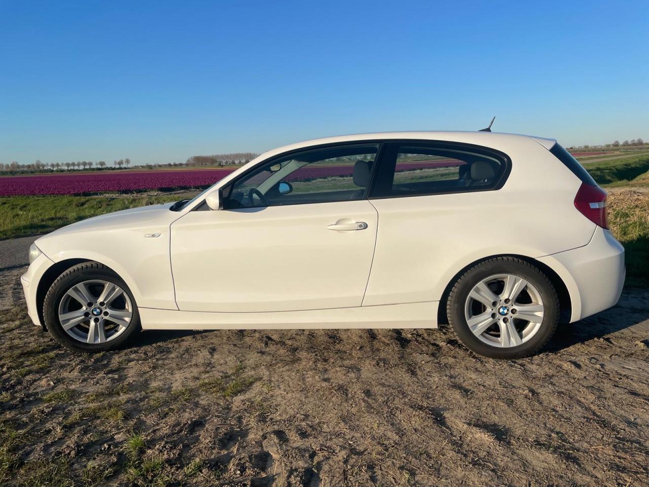 BMW 118i – APK 2027, veel onderhoud,direct rijden, nw banden