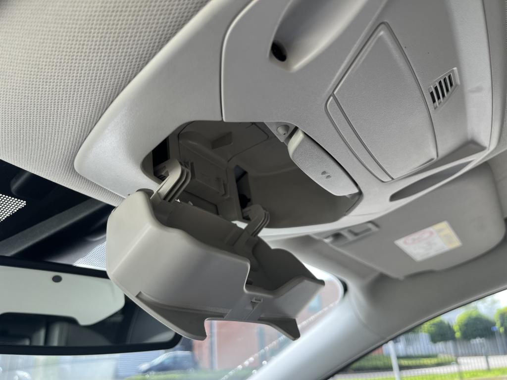 Ford Kuga 1.5 ecoboost titanium 2000 kg  trekgewicht