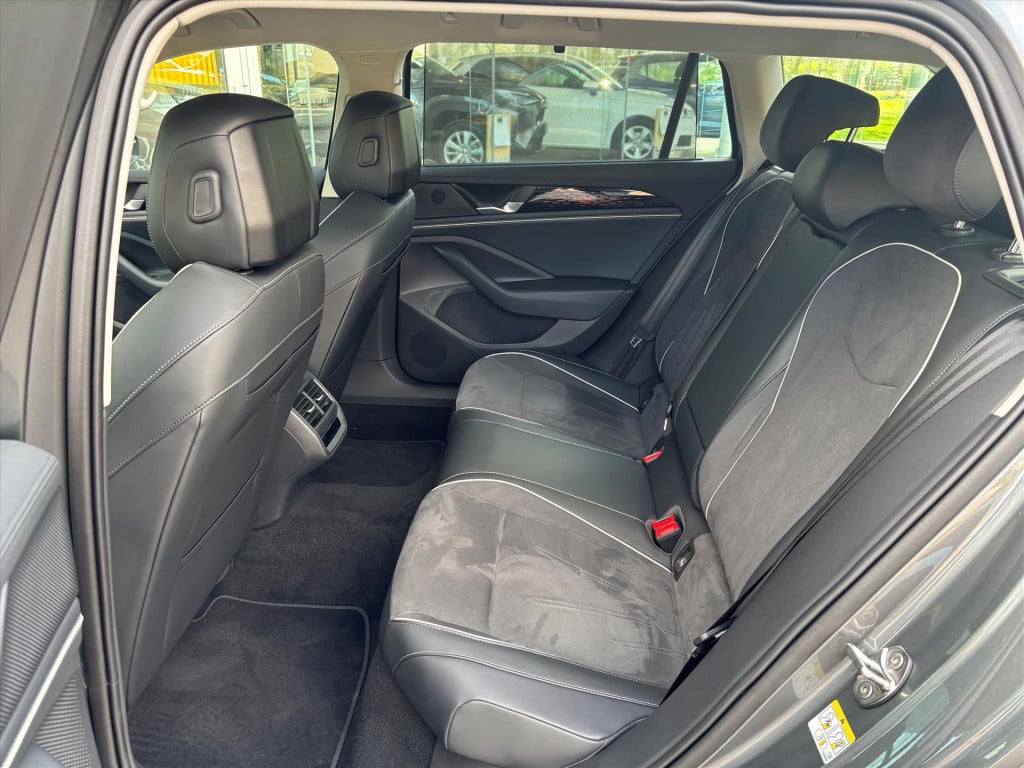 Volkswagen Passat 1.5 etsi 150pk dsg-7 elegance| camera| dode hoek|head up|