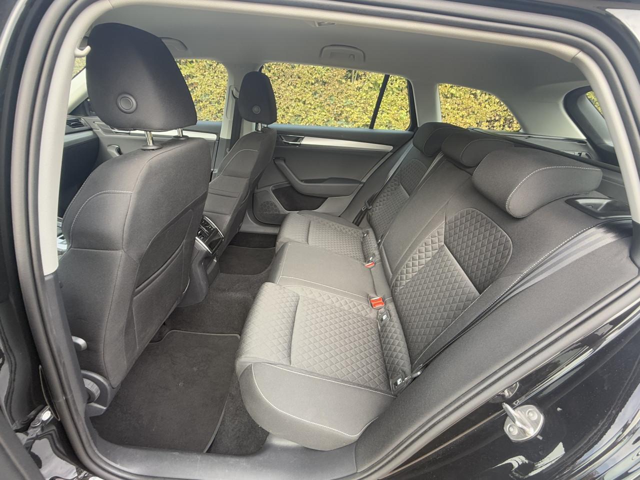 Skoda Superb Combi - 1.5 TSI ACT Business Edition Automaat | ACC| Keyless