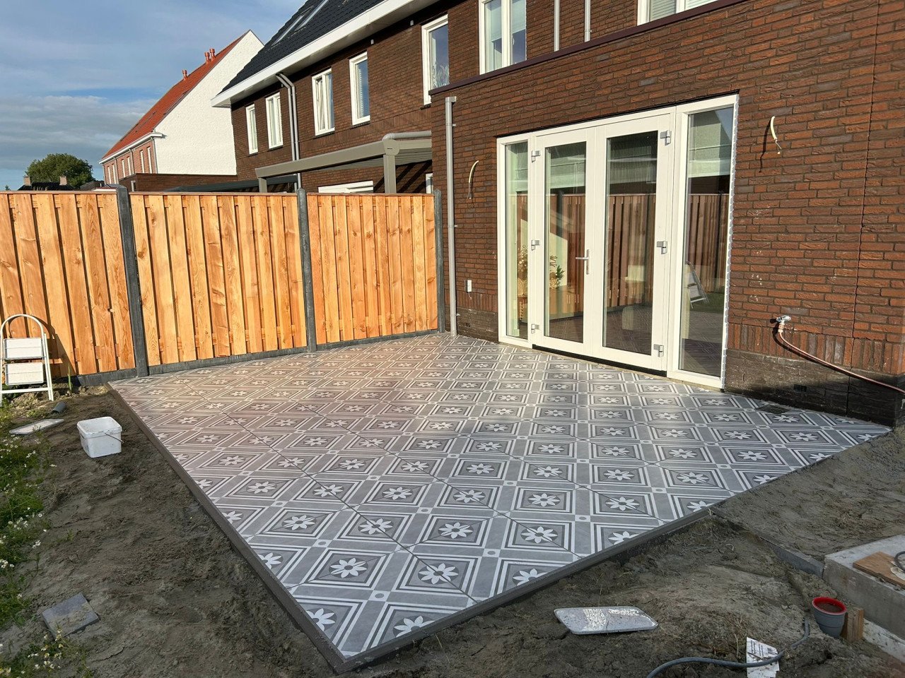 Tuin terras oprit bestrating