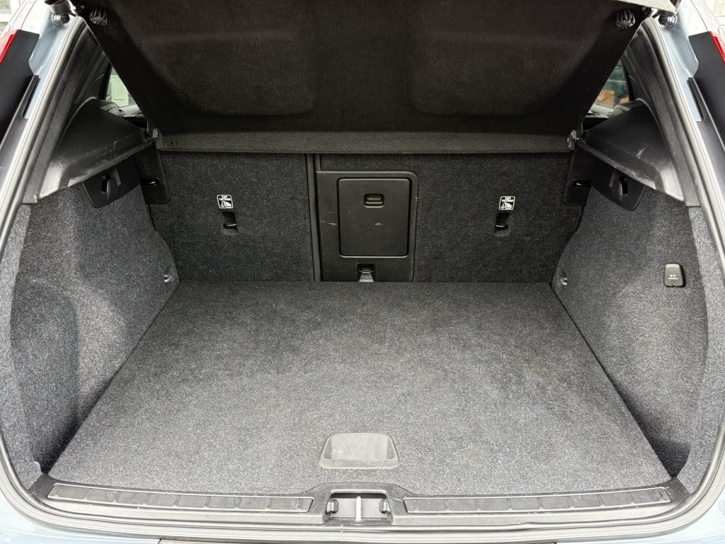 Volvo XC40 t4 211pk recharge ultimate dark | panodak| adap.cruise| leder| c