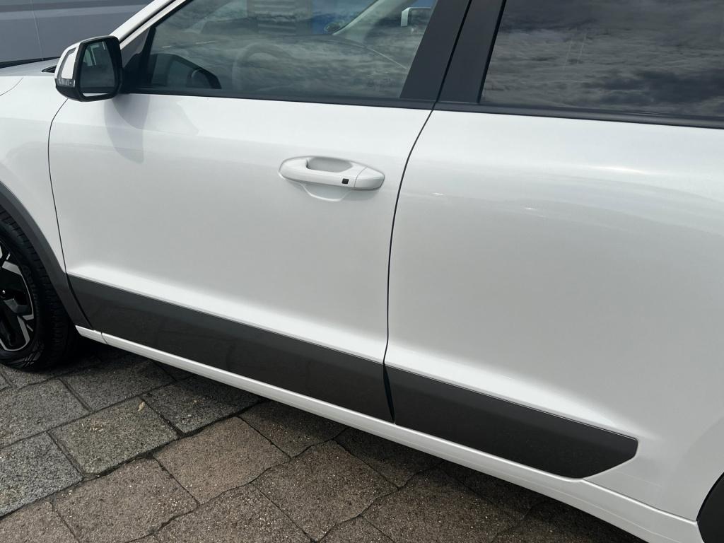 Kia Niro Ev executiveline 64.8 kwh full option, trekhaak afn. pearl white