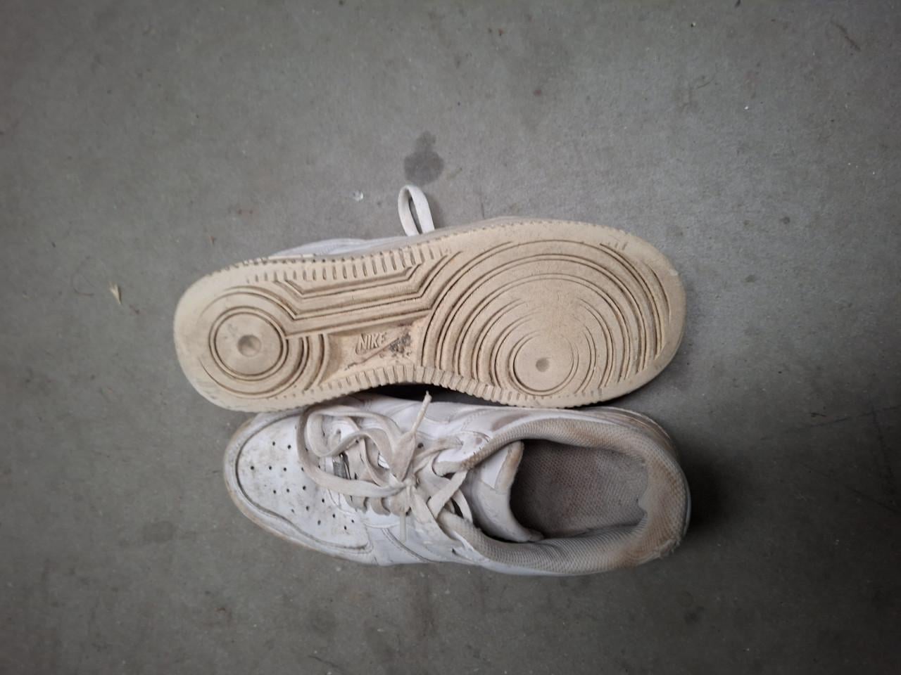 Witte schoenen