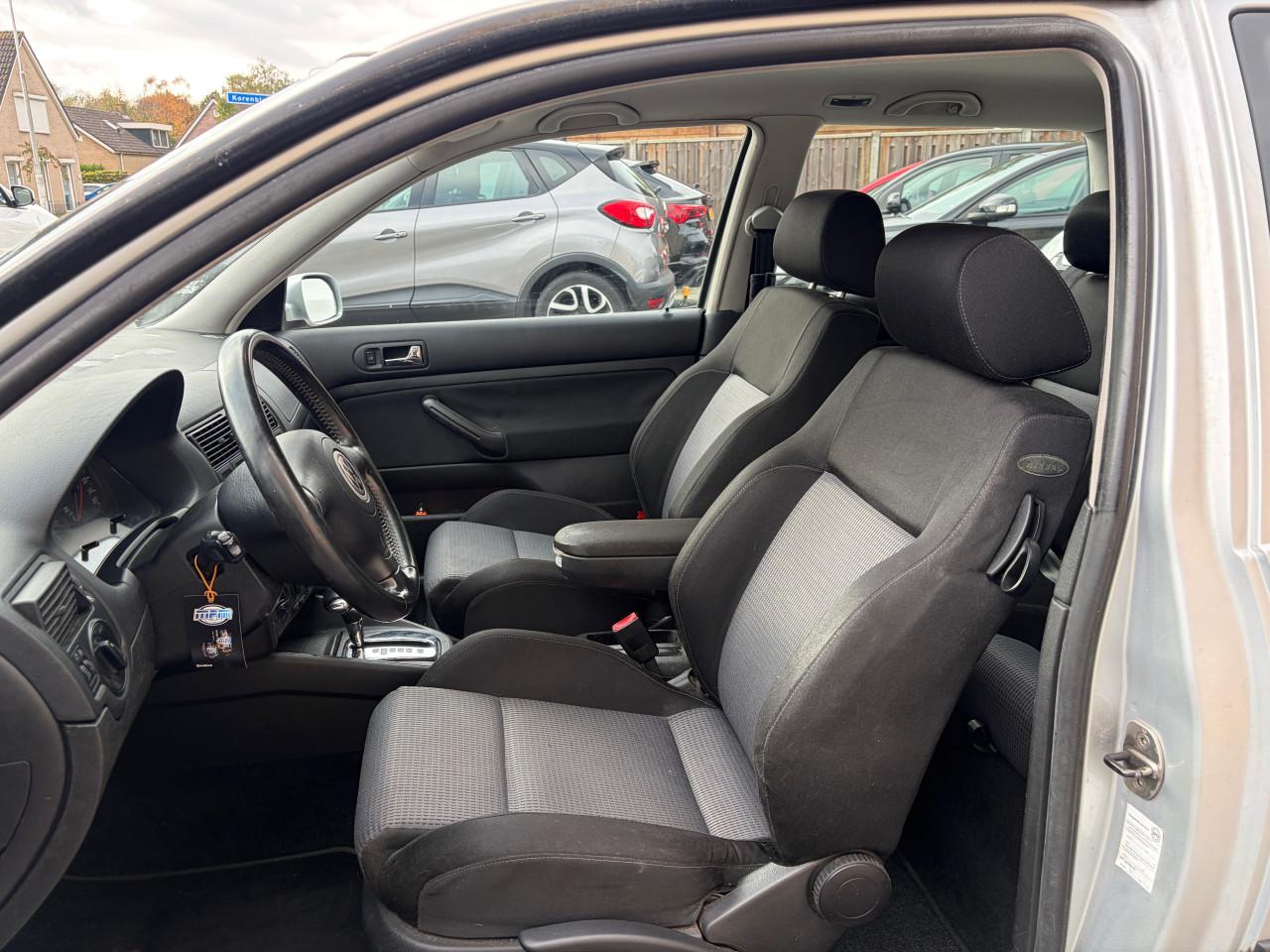 Volkswagen Golf 1.6i Automaat 2002 Airco Trekhaak Apk